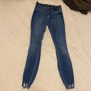 Hollister curvy high rise super skinny W25 L30
